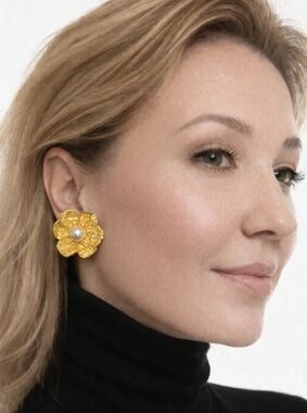 Vintage Designer Alice de Parseval Paris Gold Floral Clip-On Earrings